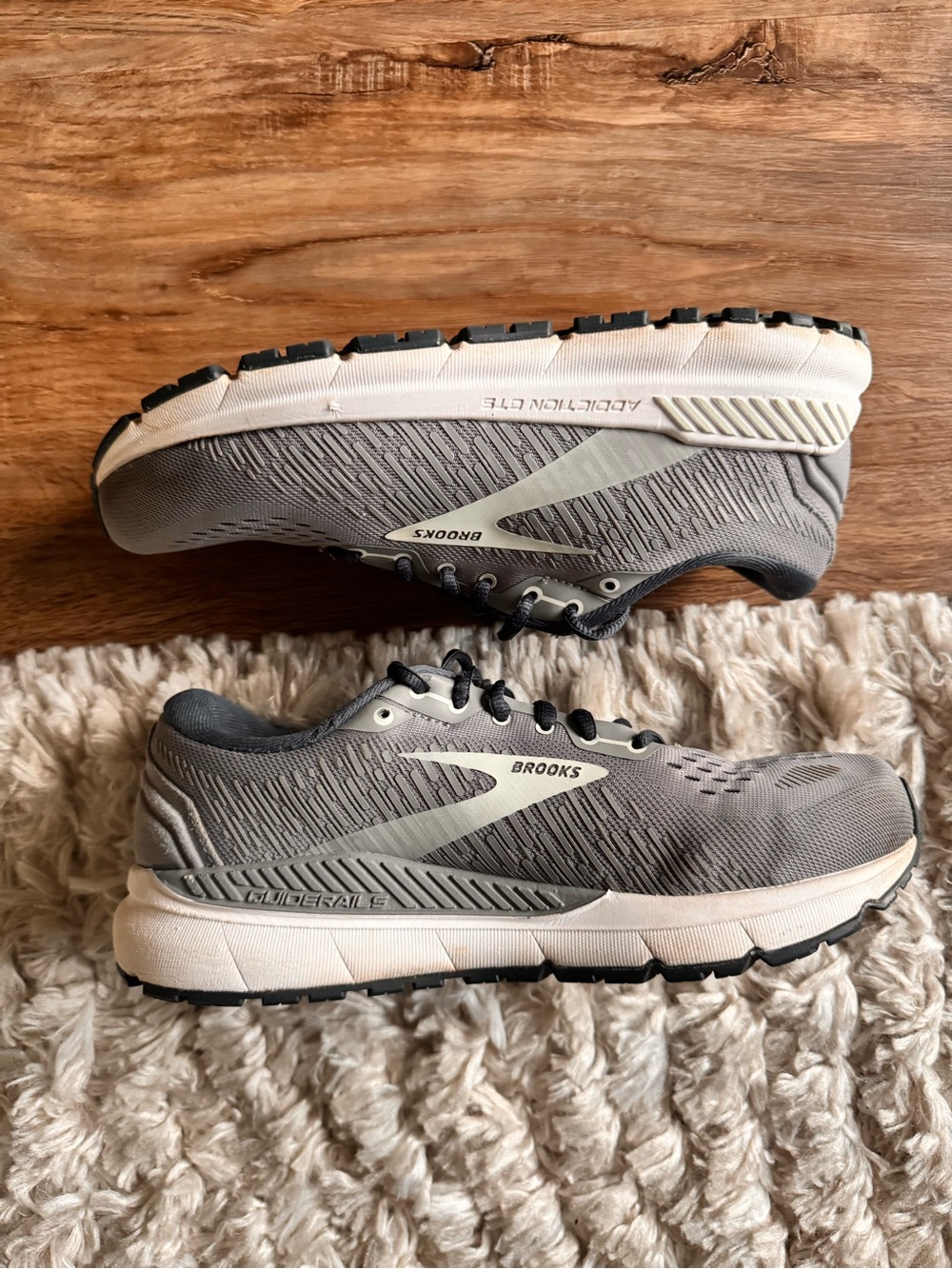 Brooks Women's Running Shoes 9.5 Wide